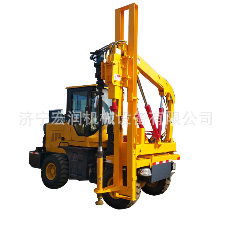 濟(jì)寧宏潤高速護(hù)欄打樁機(jī)注意事項？