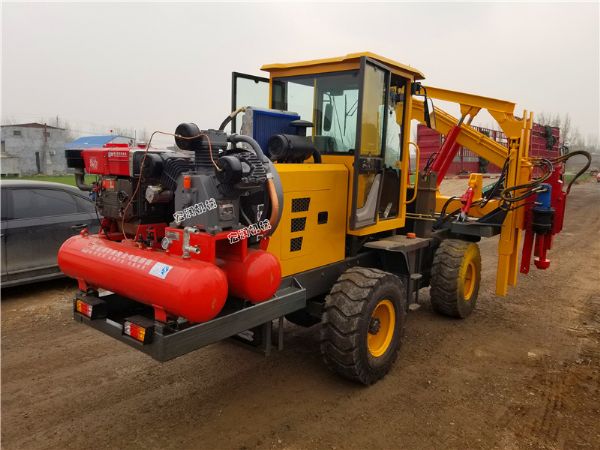 宏潤機械護欄打拔鉆一體機發(fā)往江西樟樹市