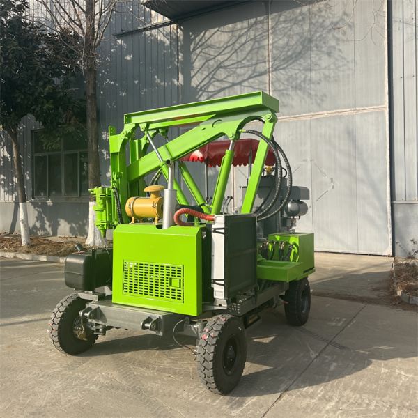 小四輪打樁機的工作原理