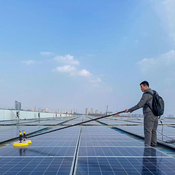 光伏板清洗機的作用