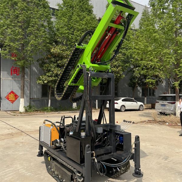 小型履帶全液壓鉆機(jī)有什么特點(diǎn)